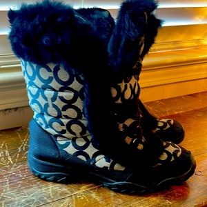Gorgeous Coach fur boots black